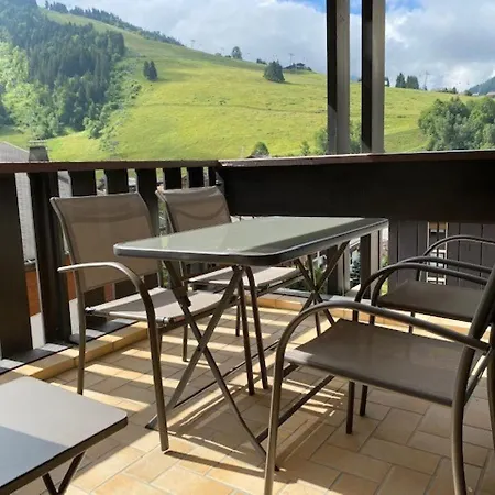 Renove 3 Pieces Au Centre De Avec Balcon Et Garage - Fr-1-459-40 Lägenhet La Clusaz