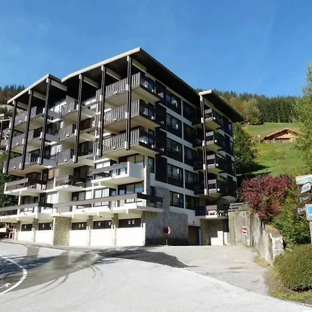 Renove 3 Pieces Au Centre De Avec Balcon Et Garage - Fr-1-459-40 * La Clusaz